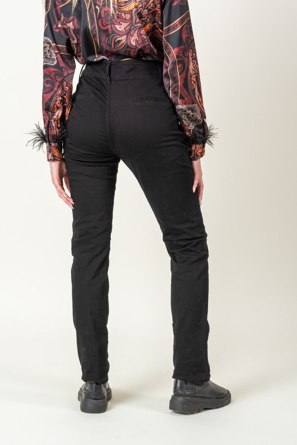 PANTALÓN REMEI Negro