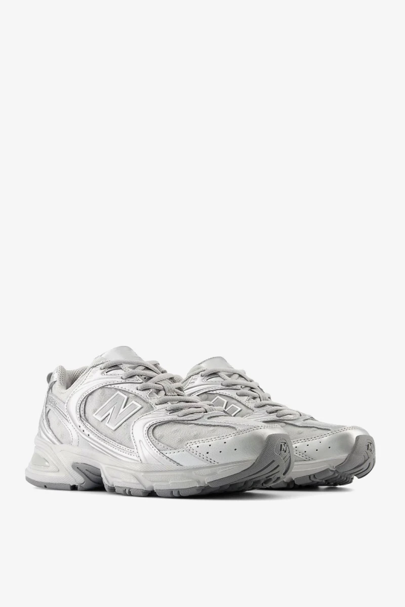 NB U530HFZ Plata