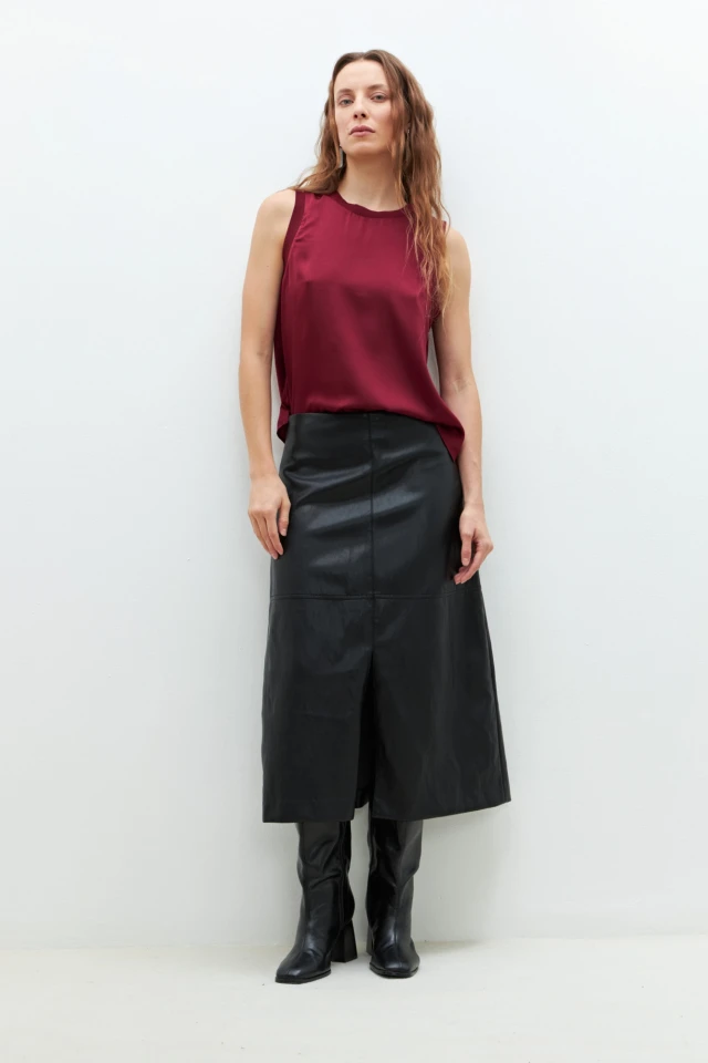 Blusa satén bordo