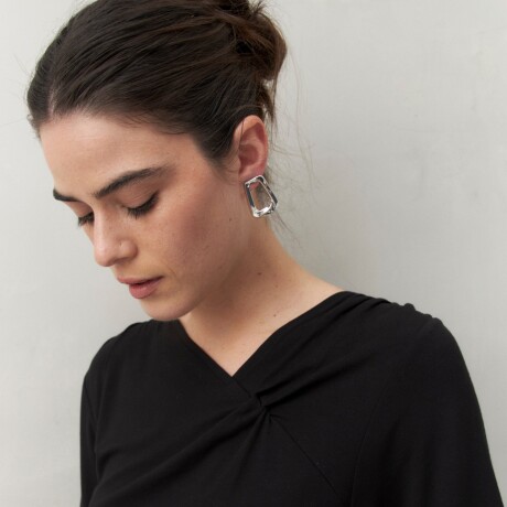 REMERA TRAVIS Negro