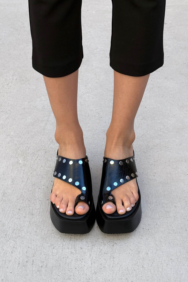 SANDALIA TACHAS Negro