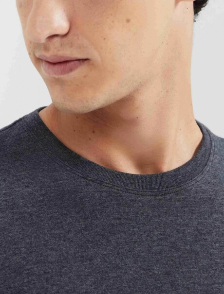 CAMISETA BÁSICA MANGA CORTA GRIS OSCURO