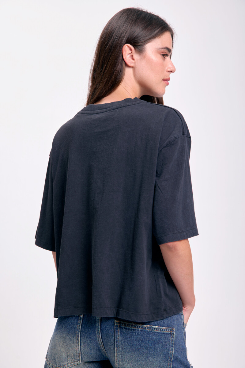 Remera oversize estampa Ursula Negro