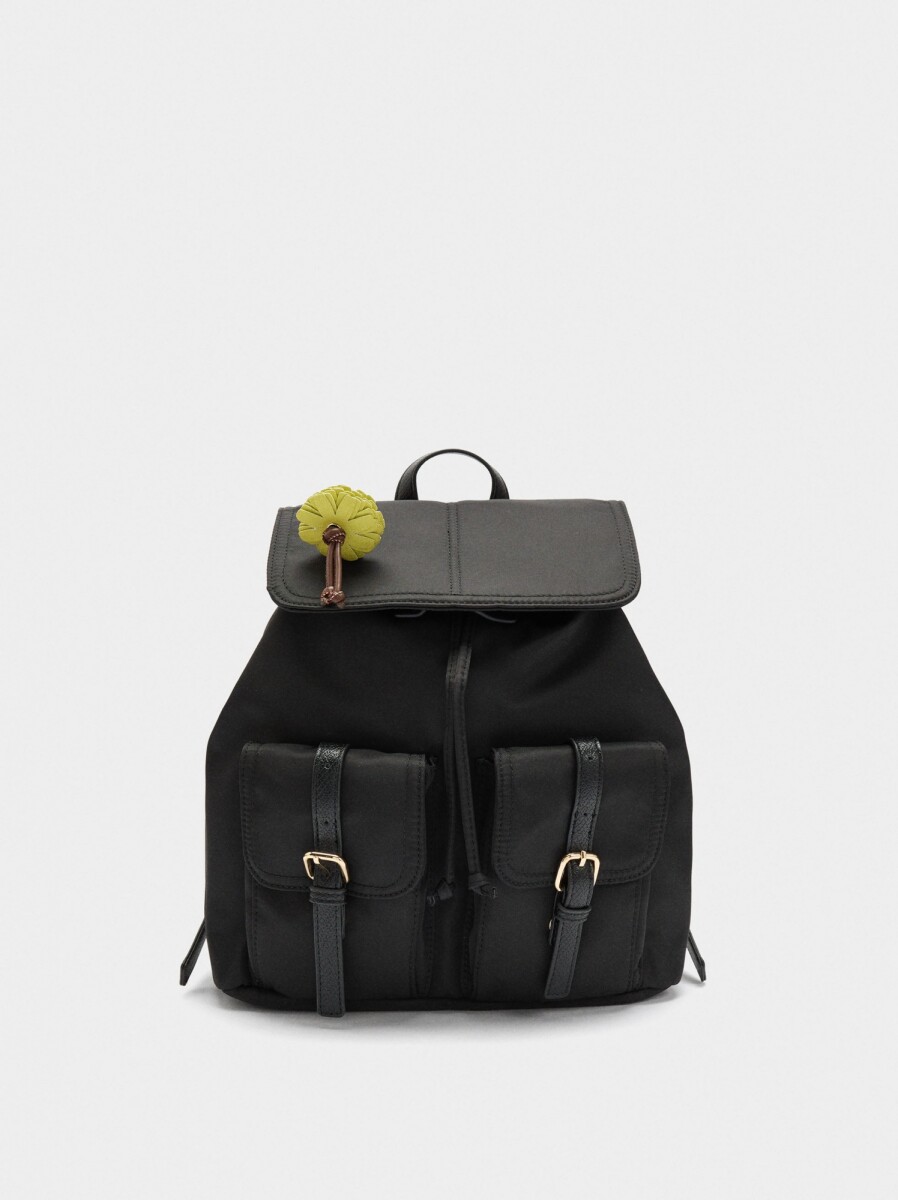 Mochila De Nylon Con Colgante - negro 