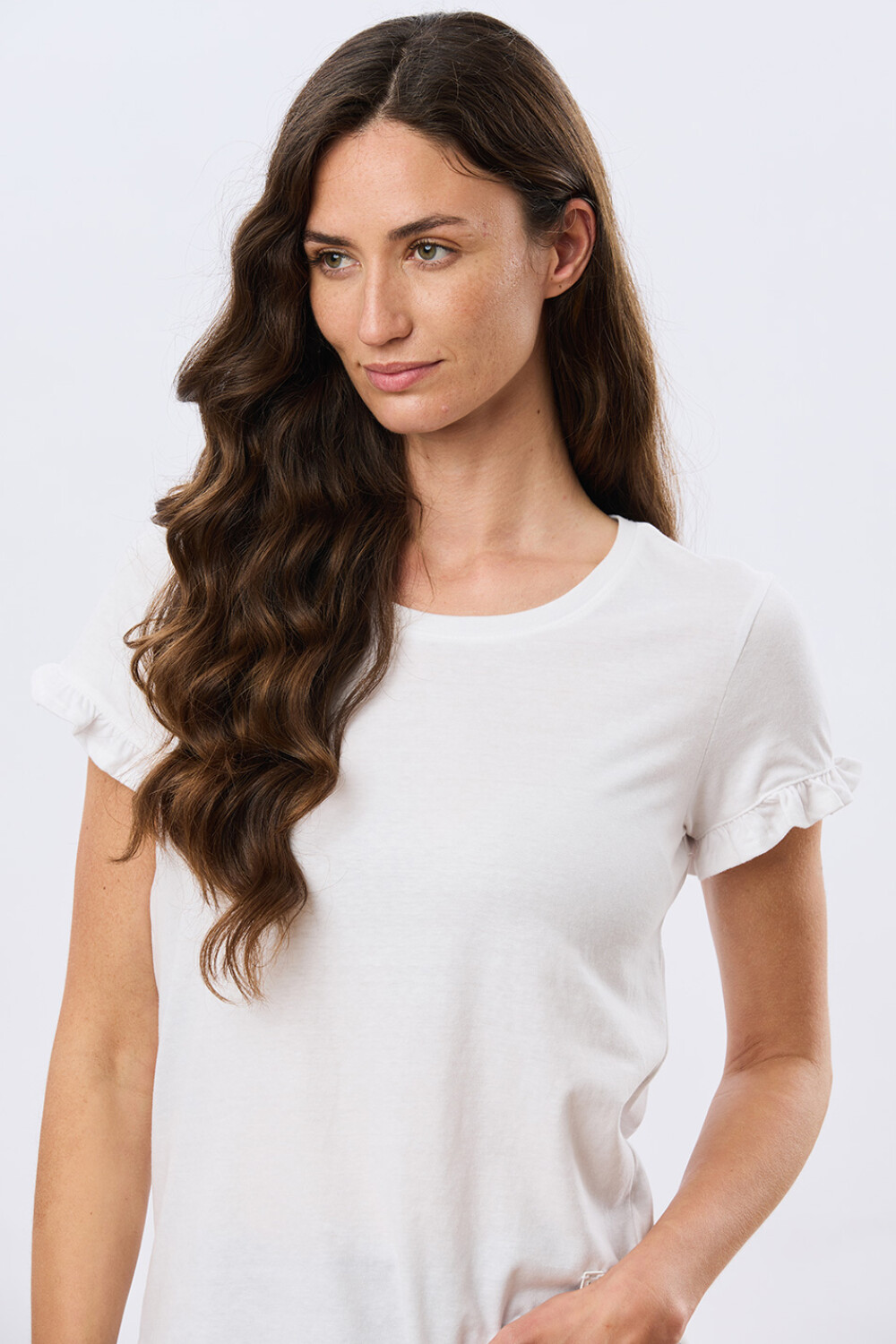 REMERA DE ALGODÓN CON VOLADO Blanco
