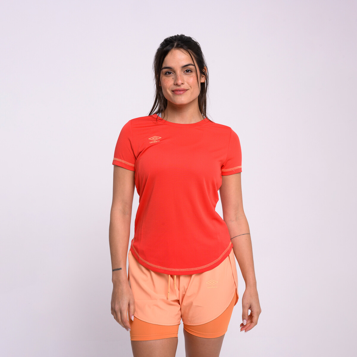 Remera Basic Holes Umbro Mujer - 004 