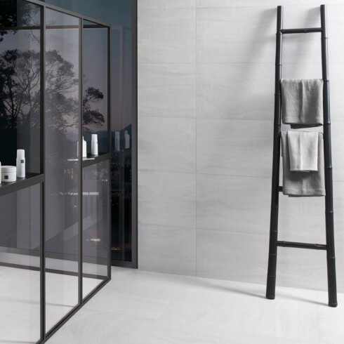PORCELANATO PARA PISO Y PARED DE 45X120 PIEDRA HUESO MATE RECTIFICADA DE SERIE BUTAN PORCELANOSA GAMAS DE BLANCO