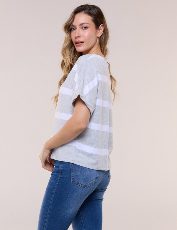 Remera Marinera Escote V GRIS