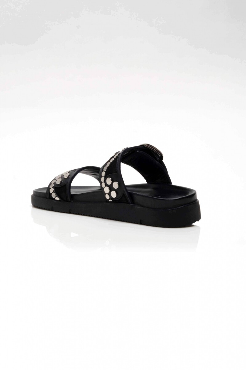 REVELRY STUDDED SANDAL Negro