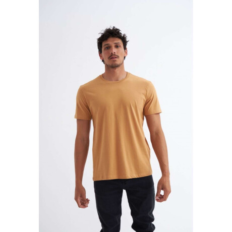 Remera básica Carpi Camel