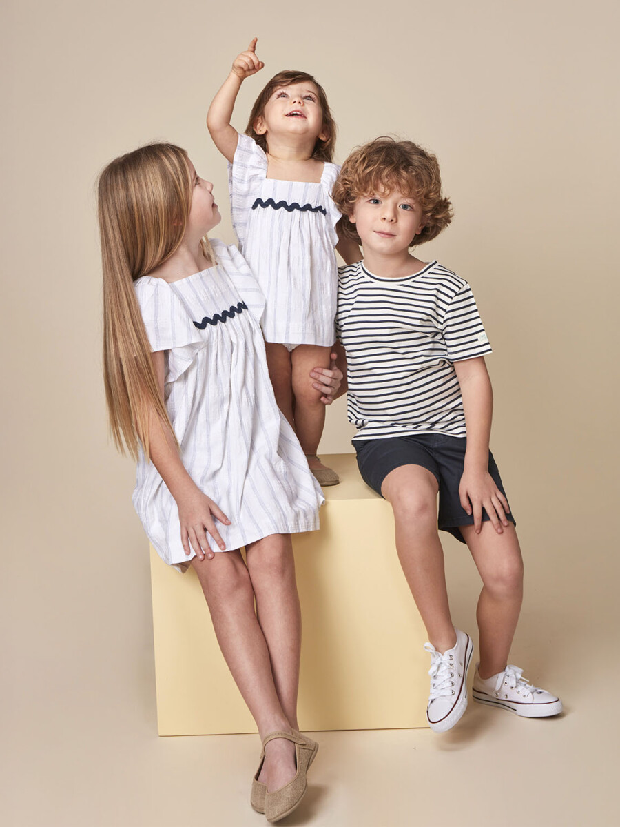 Vestido De Rayas Con Detalle De Ondas Blanco