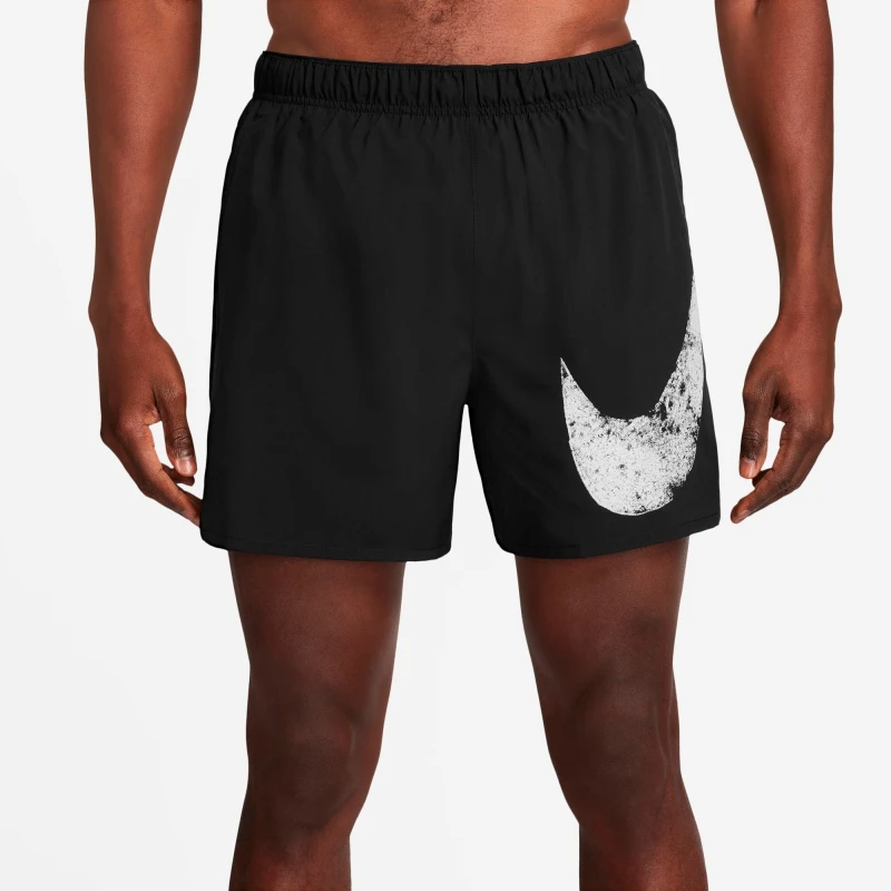 Short Nike Dri-Fit Challenger Swoosh 5In de Hombre Negro