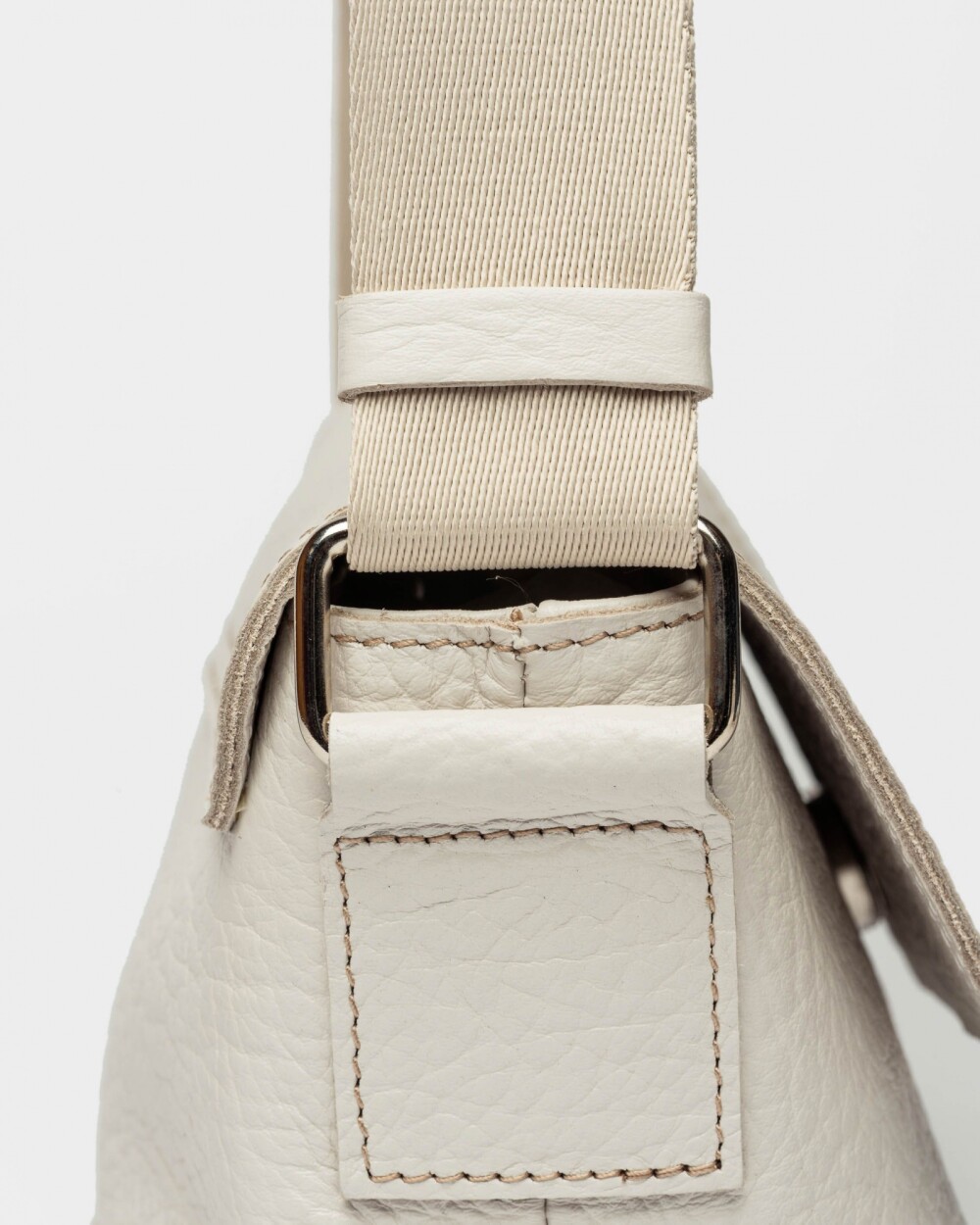 Mini bag Juliette en cuero graneado Natural