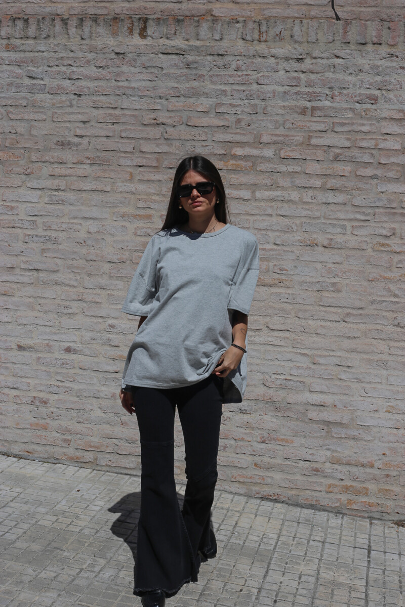 Remera Rodra GRIS