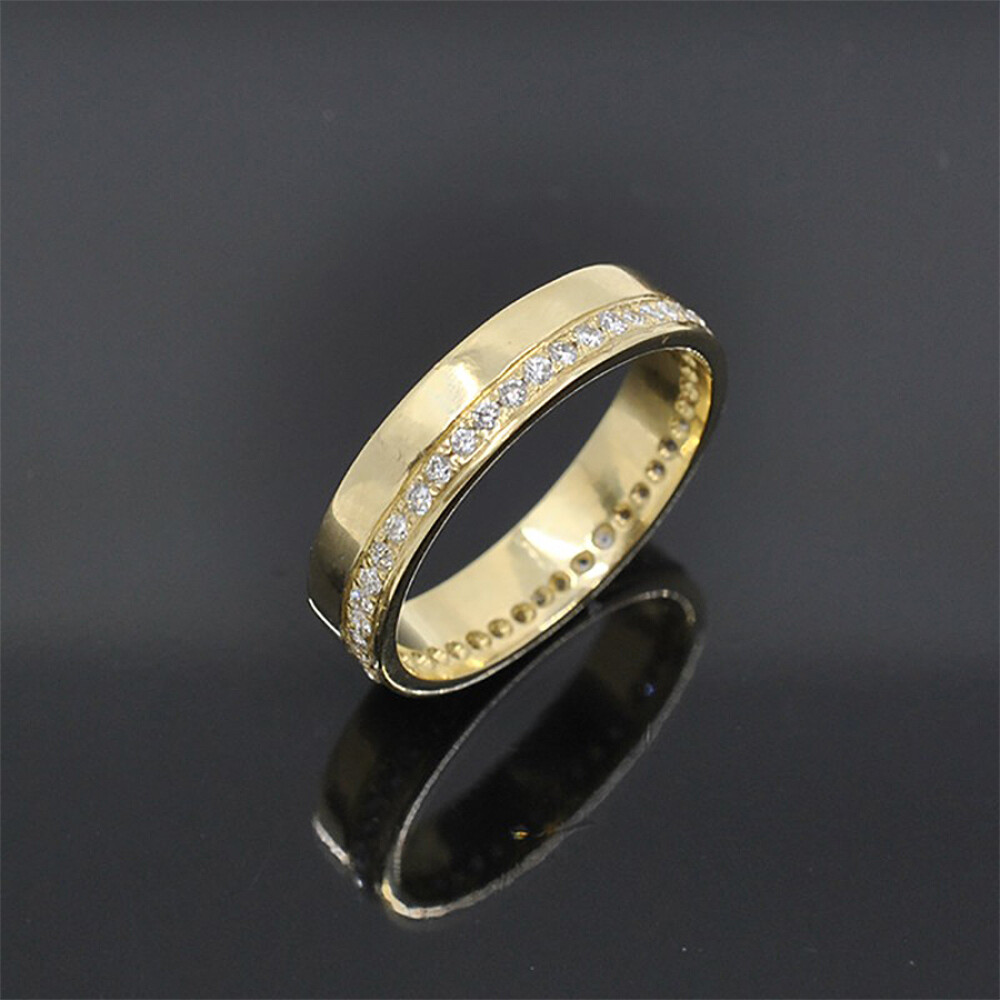 Alianza En Oro 18K Con Brillantes Alianza En Oro 18K Con Brillantes