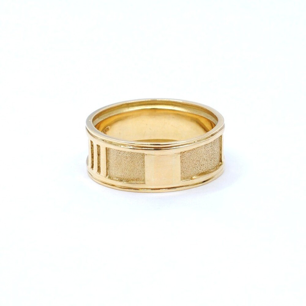 Anillo En Oro 18K Con Numeros Romanos Anillo En Oro 18K Con Numeros Romanos