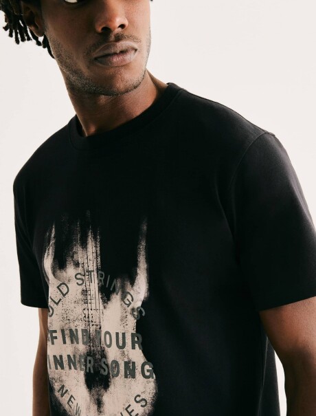 CAMISETA CON ESTAMPA MODELO REGULAR T-SHIRT MM