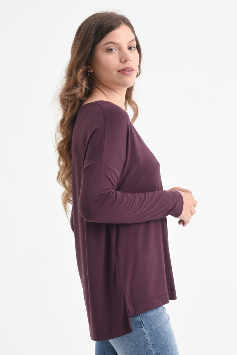 Remera manga larga escote en V Ciruela