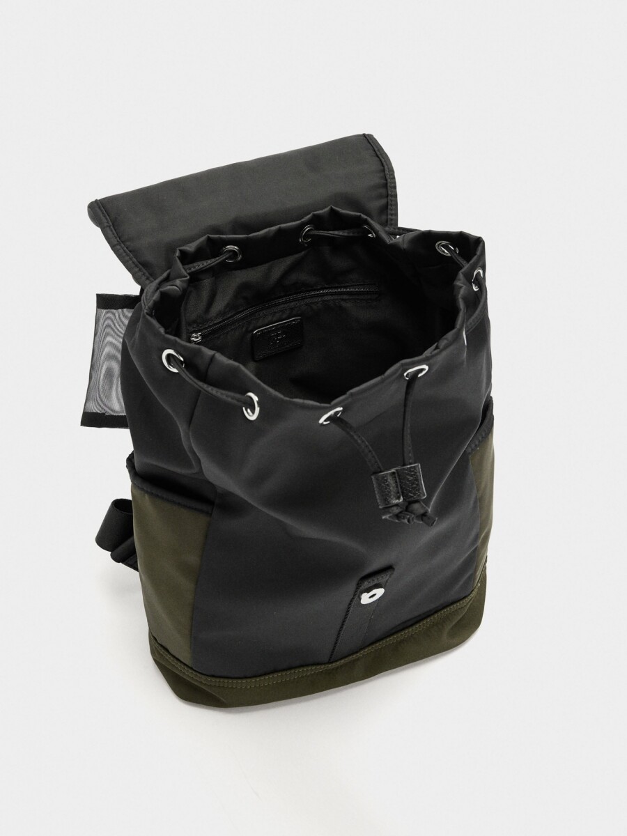 Mochila Color Block Con Nylon negro