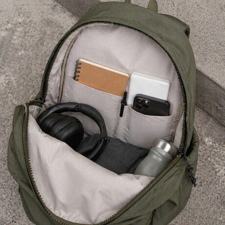 Mochila con bolsillo exterior para viaje Verde