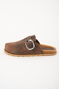 Zueco Cuero Chocolate