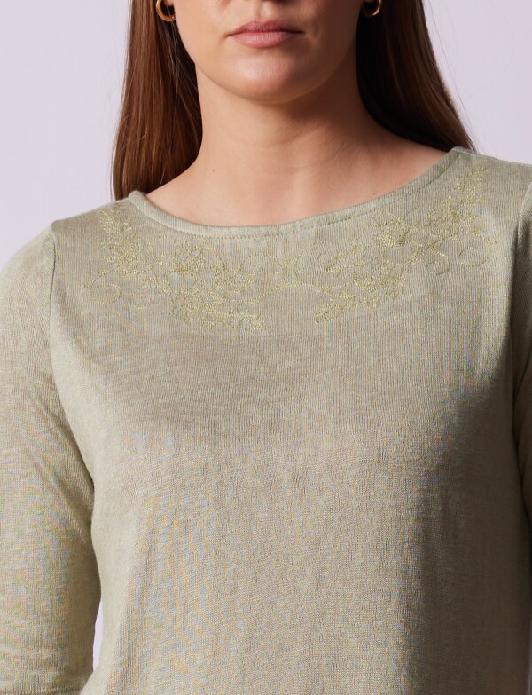 Remera Bordado VERDE