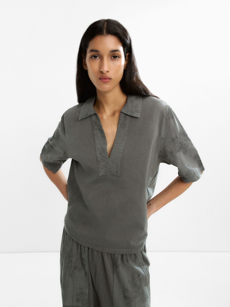 Blusa Con Bordados 100% De Algodón caqui