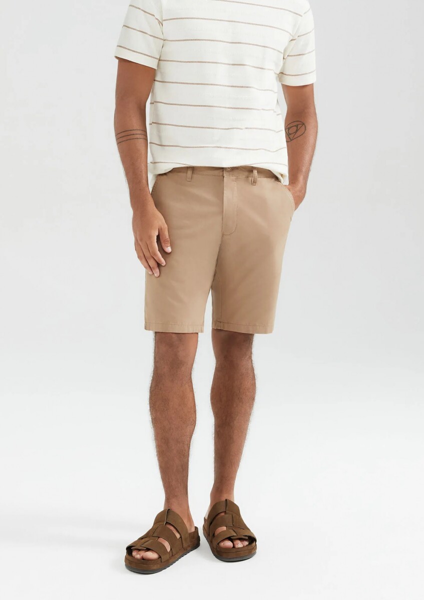 BERMUDA RECTA ESTILO CHINO EN LINHO - MARRÓN 
