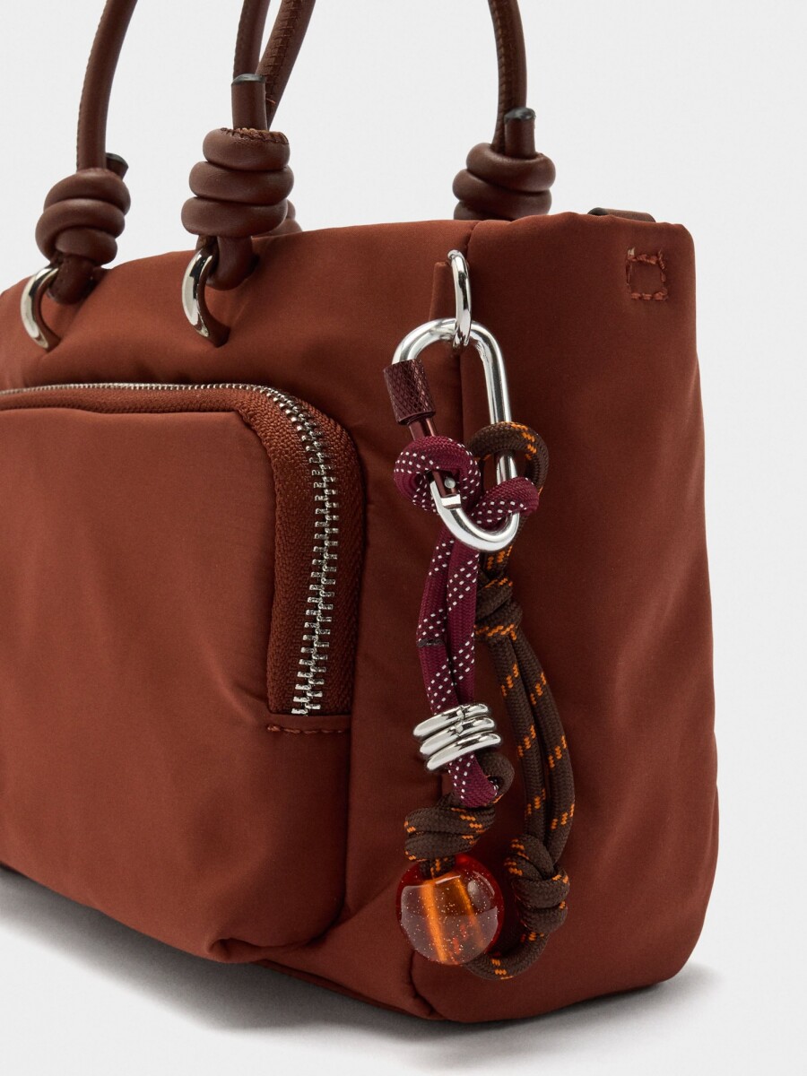 Bolso Tote De Nylon Con Colgante S teja
