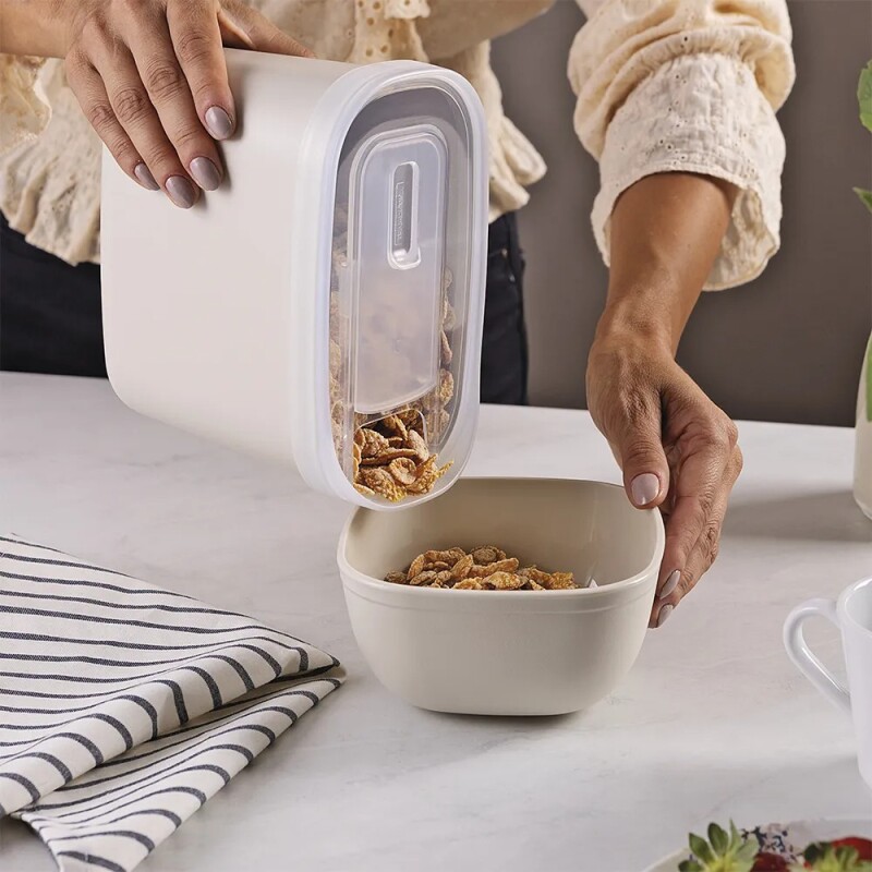 Yerbera o porta cereales de 1.5 Lts. Arena C/ Tapa 25490/030 Yerbera o porta cereales de 1.5 Lts. Arena C/ Tapa 25490/030