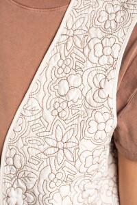 Chaleco Bordados Reversible Gamuza Nácar