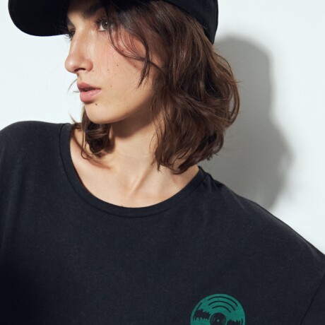 REMERA FRAXINUS Negro