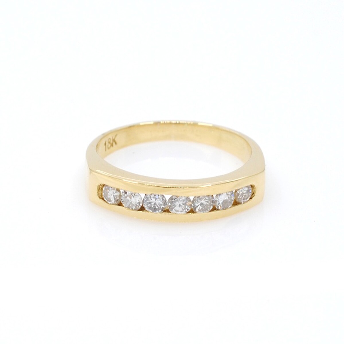 Anillo en oro 18k amarillo y 7 brillantes 