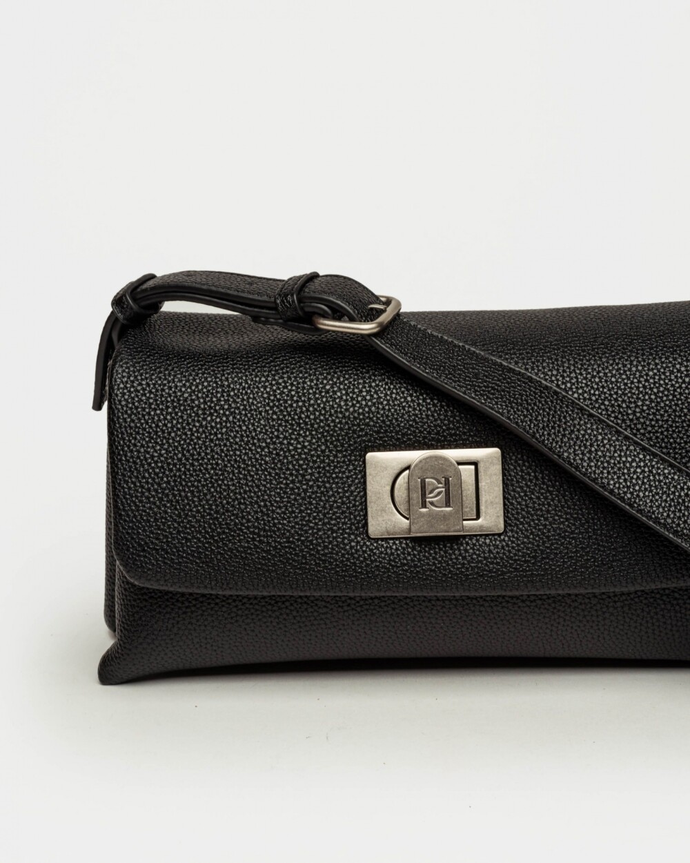 Cartera al hombro Leisure en efecto cuero graneado Negro