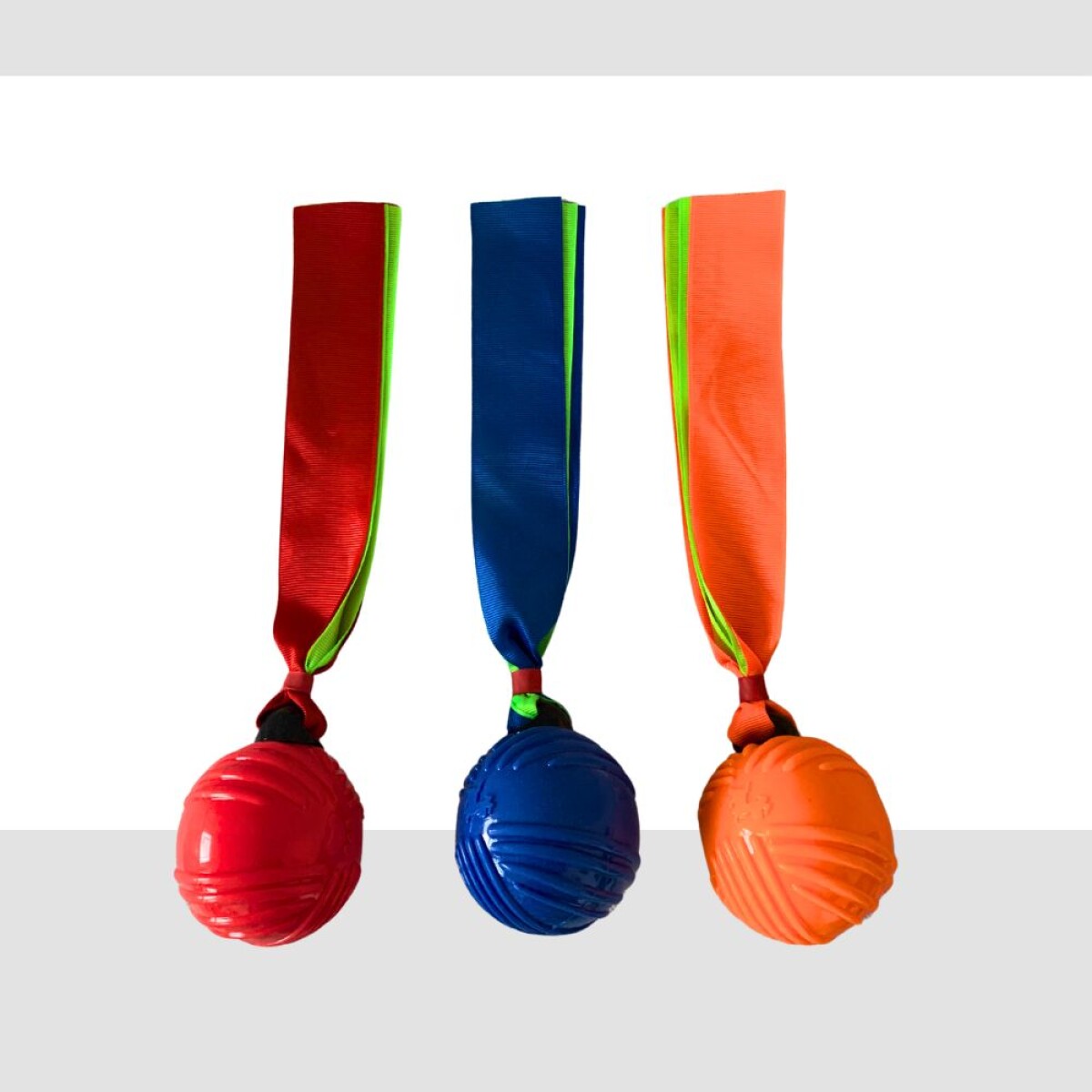 Juguete Pelota con Cinta y Chifle 30,2 cm 