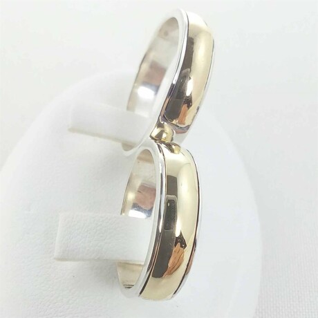 Anillo de plata 925 y double en oro 18 ktes. IDEAL PARA USAR COMO ALIANZAS. Anillo de plata 925 y double en oro 18 ktes. IDEAL PARA USAR COMO ALIANZAS.