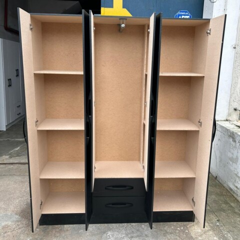 [OUTLET] Ropero Armario 6 puertas 2 cajones con estantes y perchero interior natural 172X136X35 - Negro [RETIRO EN EL LOCAL] [OUTLET] Ropero Armario 6 puertas 2 cajones con estantes y perchero interior natural 172X136X35 - Negro [RETIRO EN EL LOCAL]