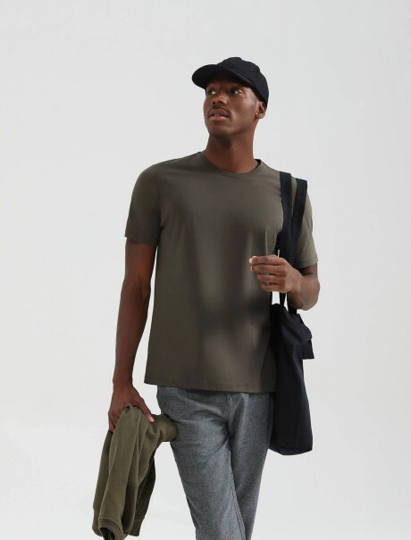 CAMISETA BÁSICA EN ALGODÓN PIMA VERDE