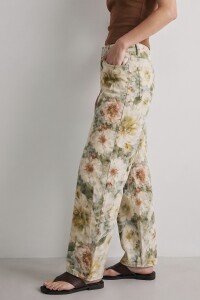 Jean Barrel Flores Print