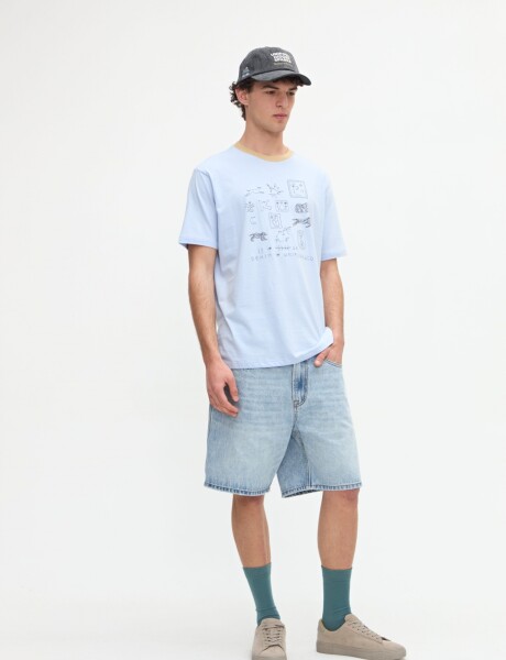 Remera Adkins Celeste