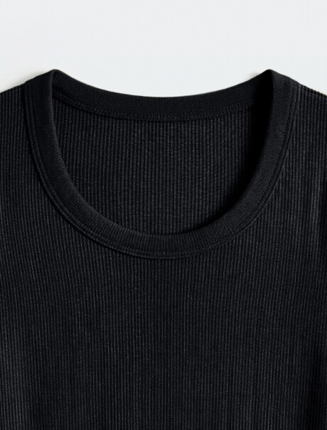 CAMISETA MANGA LARGA ACANALADA - NEGRO NEGRO