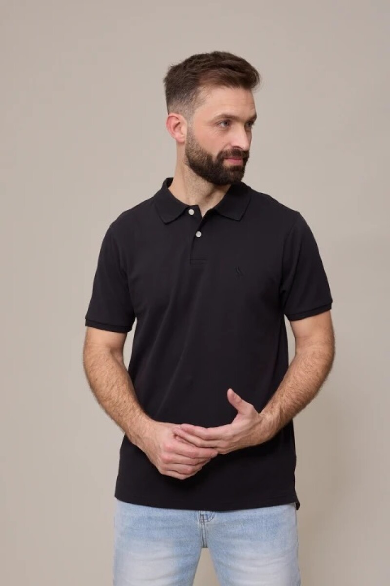 REMERA POLANCO REGUL - NEGRO 