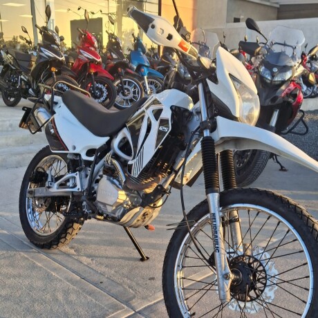 Yumbo DK125 F Usada Yumbo DK125 F Usada