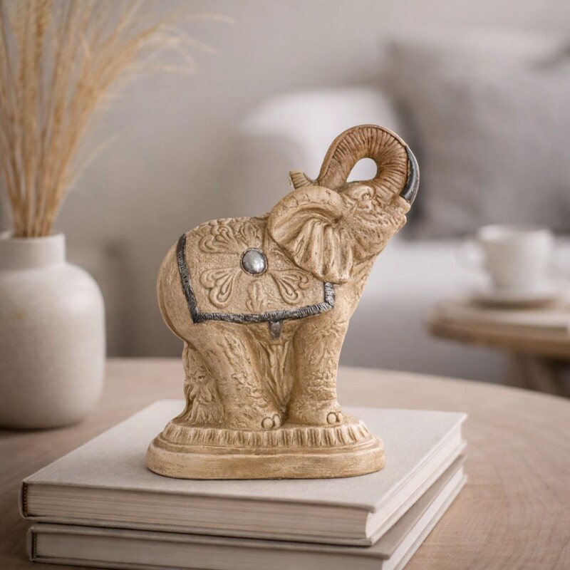 Elefante Labrado en Yeso y Marmolina con Detalles en Estaño Elefante Labrado en Yeso y Marmolina con Detalles en Estaño
