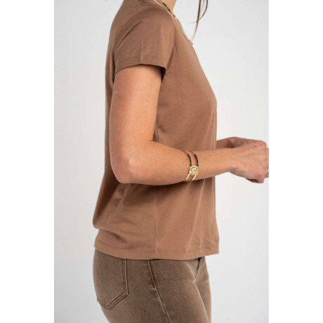Remera Escote V Algodón Mocha