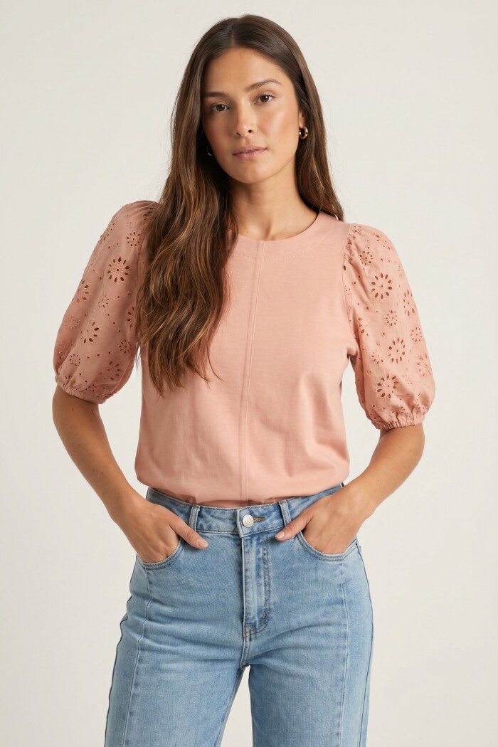 Remera Manga Globo Broderie Rosa