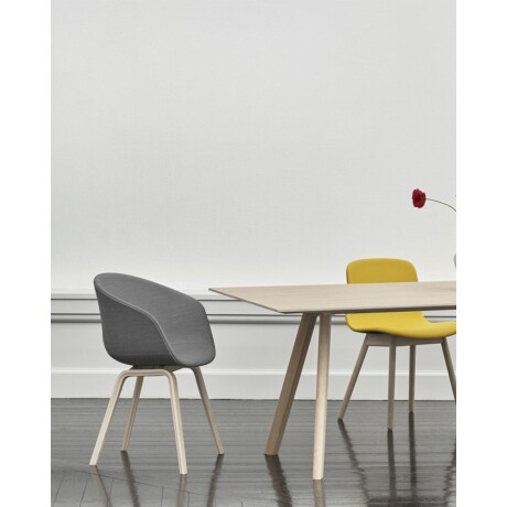 Sillas de comedor Eames con apoyabrazo tapizado Gris