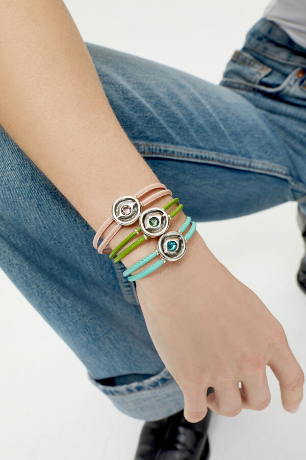 PULSERA DE CUERO DOBLE VERDE CON DETALLE DE OJO EN ALEACIÓN DE METALES BAÑADO EN PLATA Y CRISTAL Pulsera