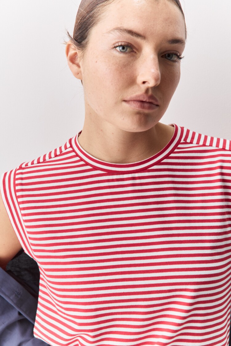 REMERA ALBIZI Blanco/Rojo