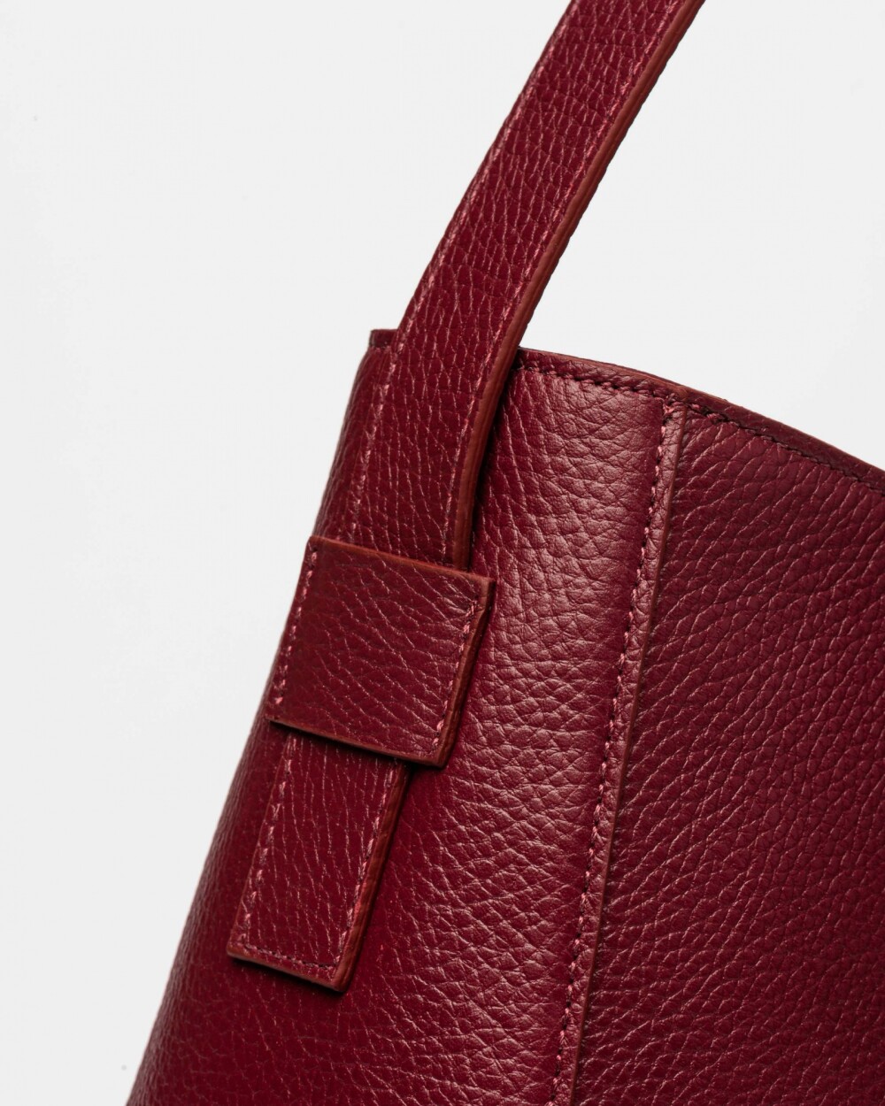Cartera al Hombro Hana En Cuero Graneado Bordeaux